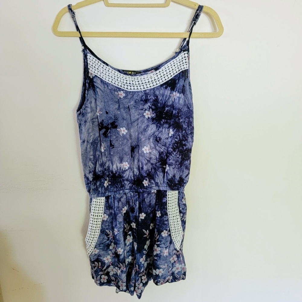 Yimai Women's Blue, White and Pink Spaghetti Strap Floral Romper M